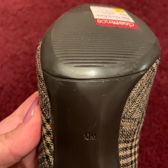 Guess Heels - Picture 5 of 5